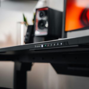 Mesa gamer com regulagem de altura vale a pena?